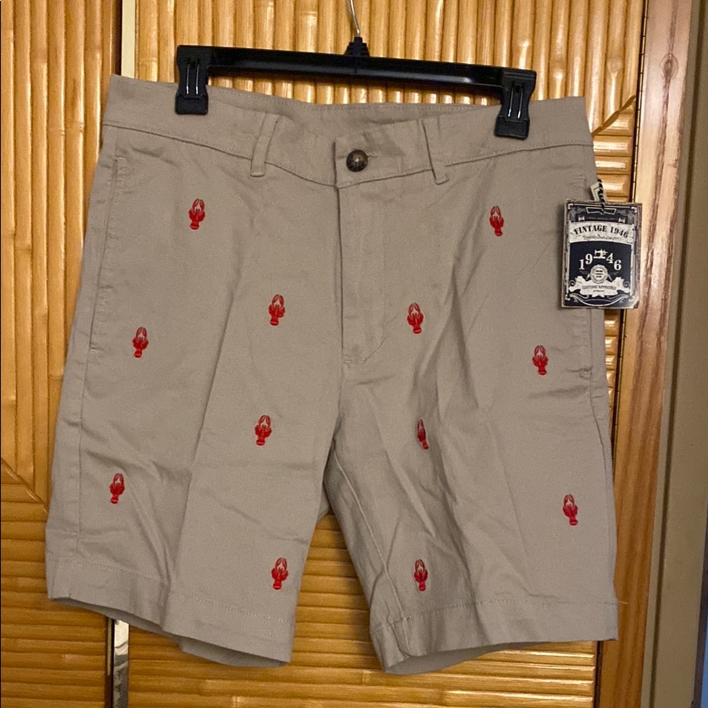 Vintage 1946 Men's Tan Shorts with Red Accents